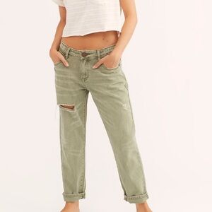 One Teaspoon Awesome
Baggies Jeans Color: Super Khaki Size 25